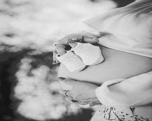 深圳助孕代生包女孩,深圳做试管婴儿费用是多少！要怎么治疗！